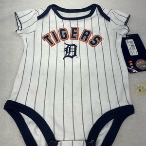 NEW!!! Detroit tigers baseball new onesie girl baby sz 0-3 mos